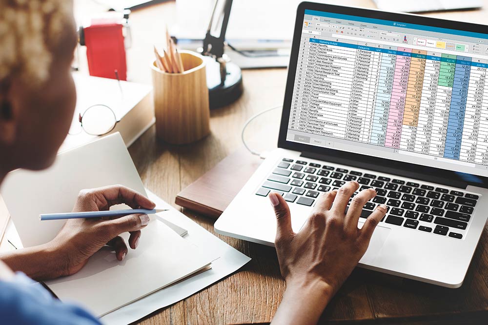 Avance Accounting, financial analysis and reporting, comprehensive bookkeeping services, payroll management, tax preparation