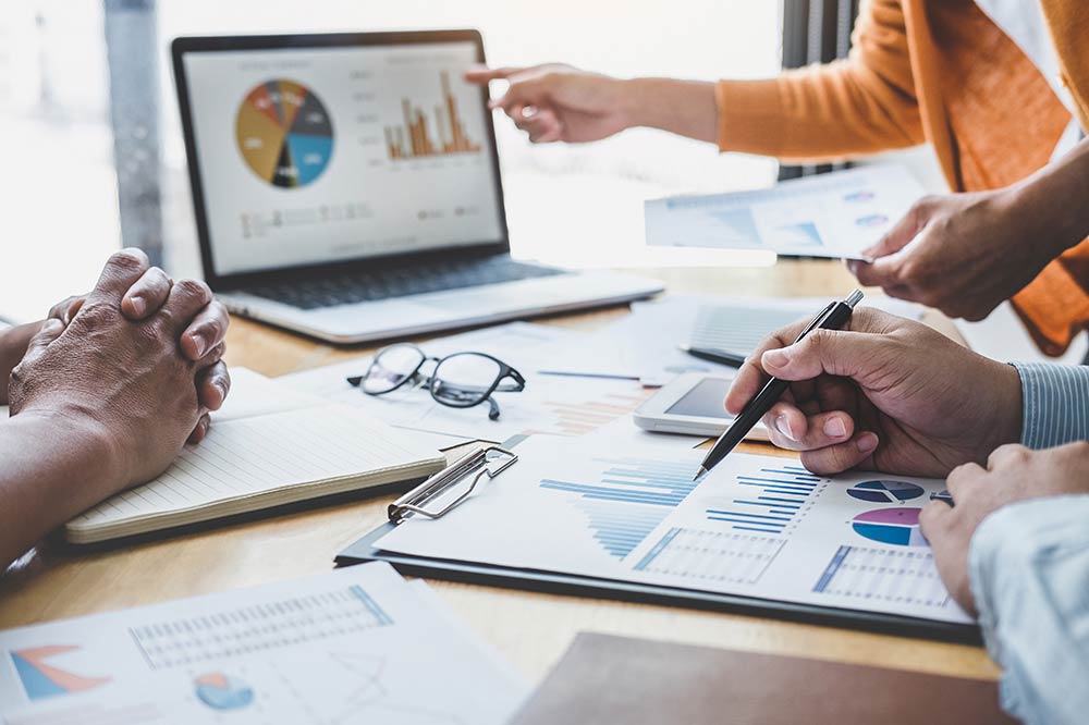 Avance Accounting, financial analysis and reporting, comprehensive bookkeeping services, payroll management, tax preparation