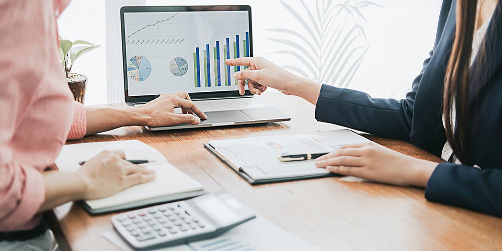 Avance Accounting, financial analysis and reporting, comprehensive bookkeeping services, payroll management, tax preparation